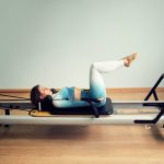 Pilates Reformer : faut-il pratiquer ou créer son propre studio ?